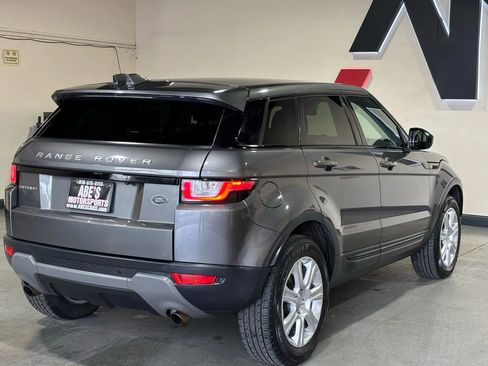 Used 2017 Land Rover Range Rover Evoque SE AWD/4WD image 4
