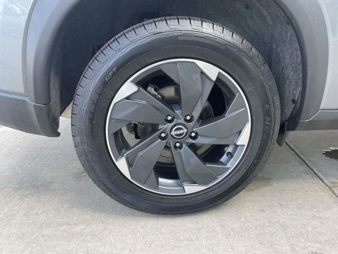 Used 2025 Nissan Rogue SV AWD/4WD image 35
