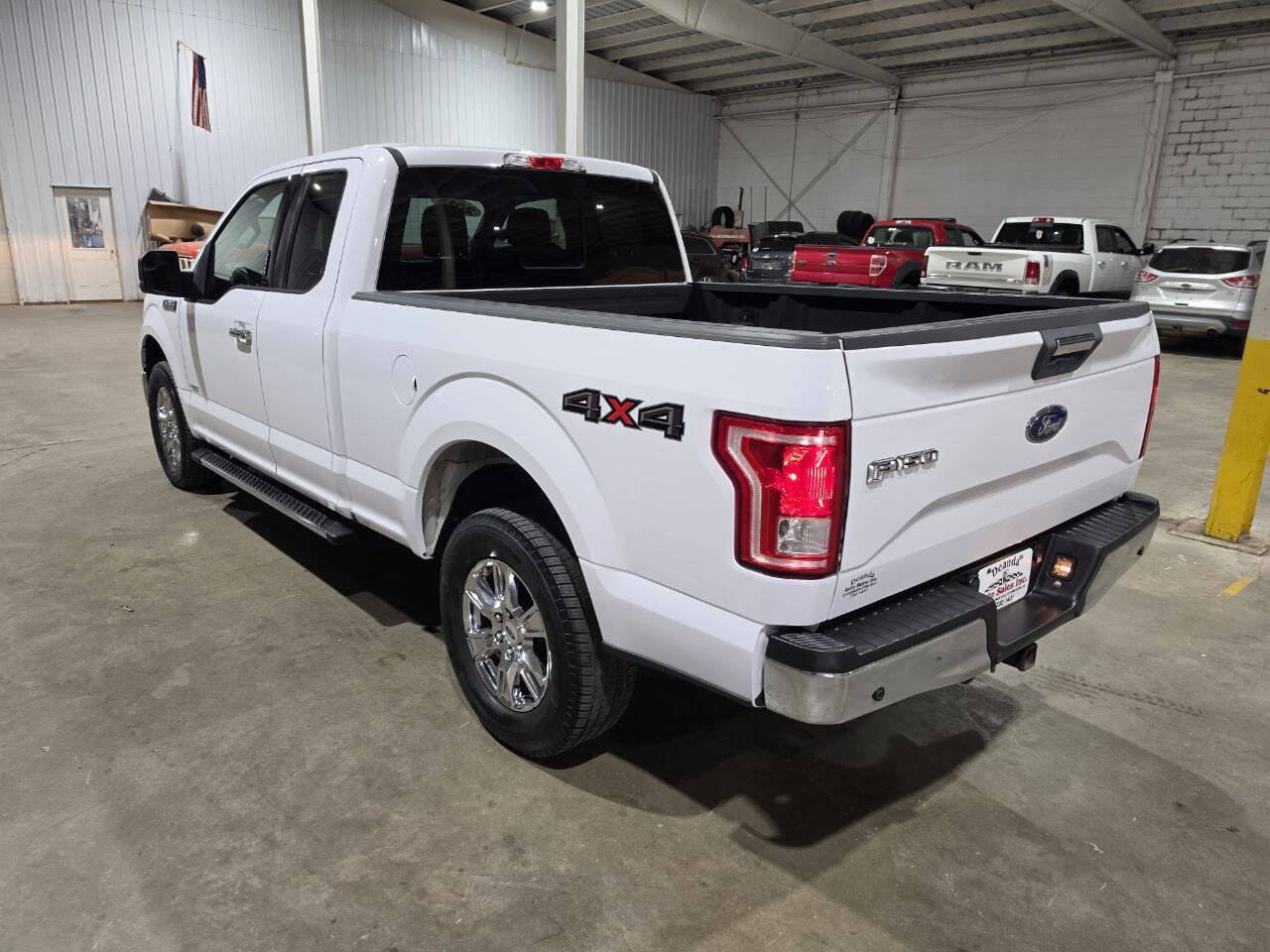 Used 2015 Ford F150 XLT w/ Equipment Group 302A Luxury AWD/4WD image 9