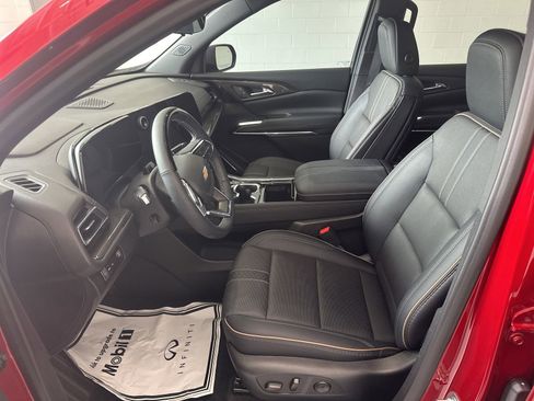 Used 2026 Chevrolet Traverse High Country w/ LPO, Floor Liner Package FWD image 9