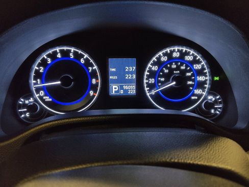 Used 2014 INFINITI Q60 Journey w/ Premium Package image 23