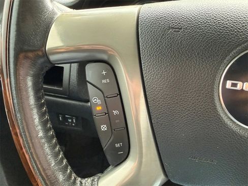 Used 2011 GMC Yukon Denali image 30