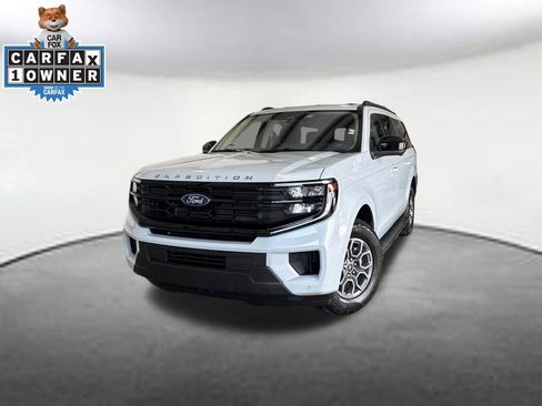 Used 2025 Ford Expedition Max Active RWD image 1