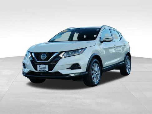 Used 2020 Nissan Rogue Sport SV w/ All-Weather Package image 3