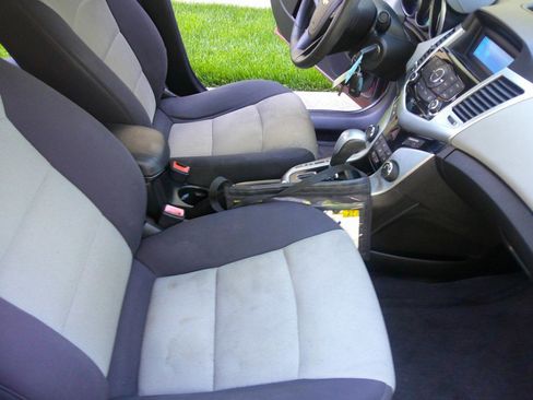 Used 2012 Chevrolet Cruze LS w/ Connectivity Package FWD image 22