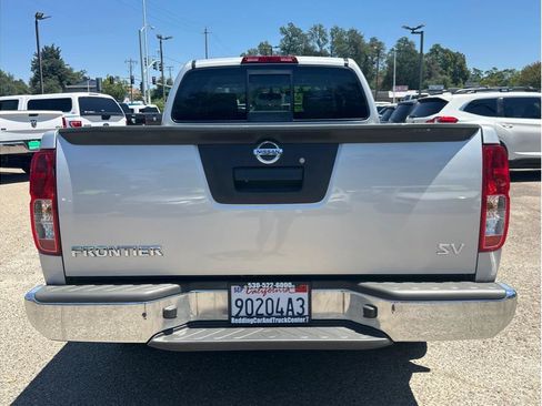 Used 2018 Nissan Frontier SV RWD image 6