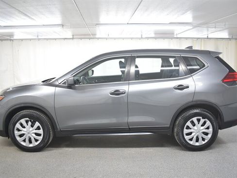 Used 2017 Nissan Rogue S image 4