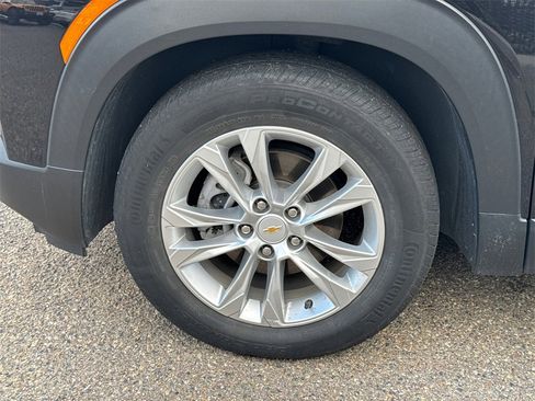 Used 2021 Chevrolet TrailBlazer LS w/ LPO, Blackout Package image 18