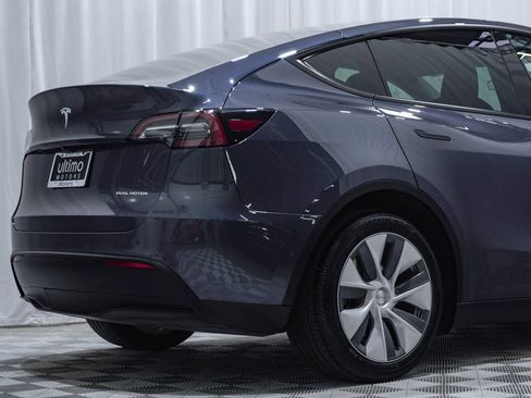 Used 2021 Tesla Model Y Long Range image 13