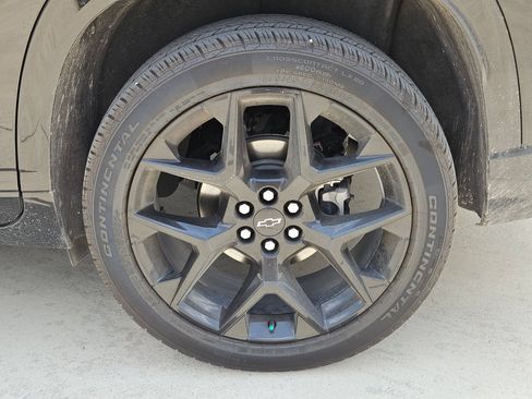 Certified 2025 Chevrolet Traverse RS w/ LPO, Floor Liner Package AWD/4WD image 32