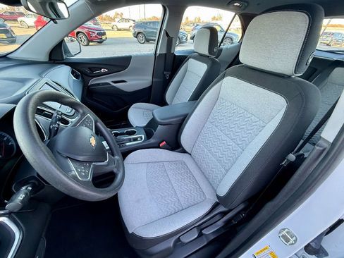 Used 2022 Chevrolet Equinox LS image 12