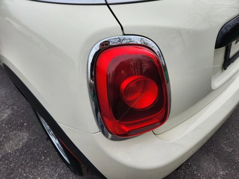 Used 2016 MINI Cooper 4-Door Hardtop w/ Cold Weather Package image 10