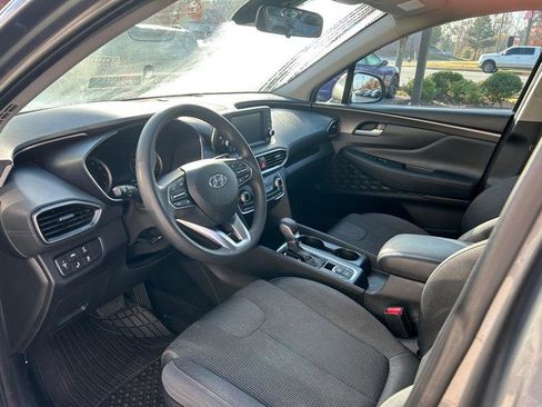 Used 2019 Hyundai Santa Fe SE image 10