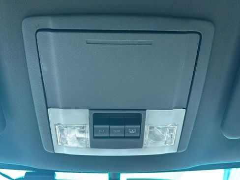 Used 2014 Ford Explorer XLT w/ Equipment Group 202A AWD/4WD image 28