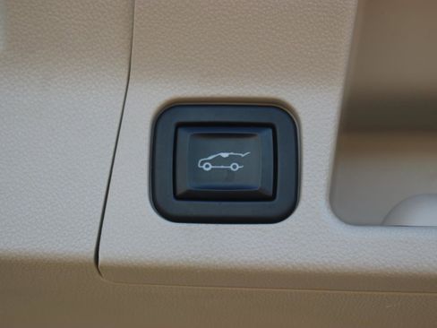 Used 2021 GMC Acadia Denali w/ Denali Technology Package image 12