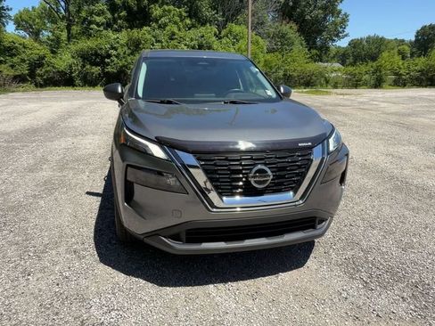 Used 2023 Nissan Rogue S AWD/4WD image 3
