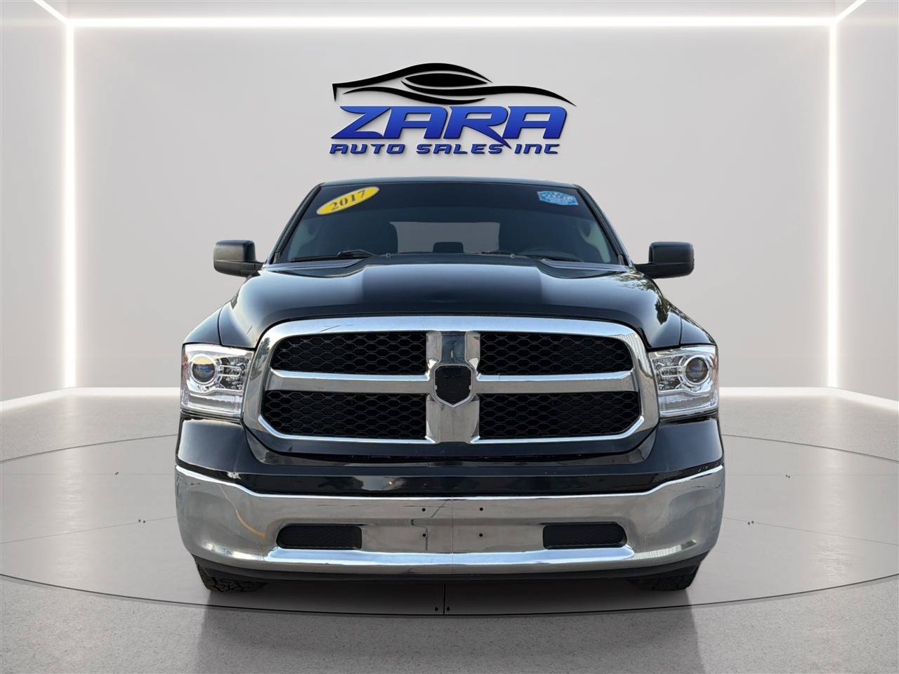 Used 2017 RAM 1500 Classic SLT AWD/4WD image 2