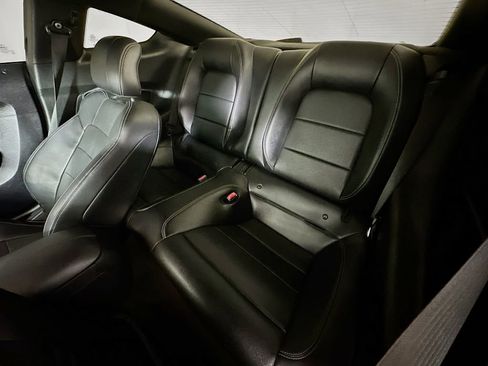 Used 2015 Ford Mustang GT Premium image 31