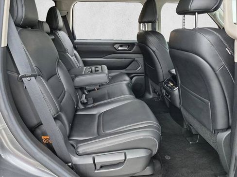 Used 2025 Nissan Armada SV RWD image 19