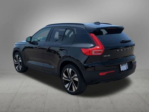 Used 2023 Volvo XC40 B5 Plus w/ Protection Package Premier AWD/4WD image 4