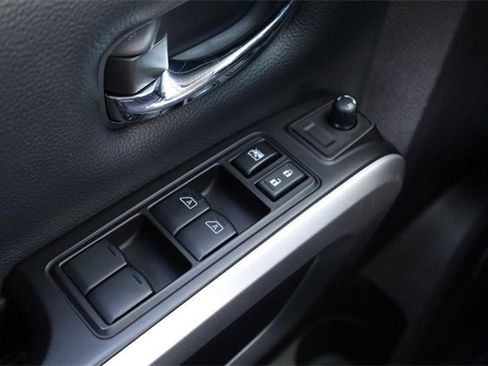 Certified 2024 Nissan Titan SV w/ SV Convenience Package image 19