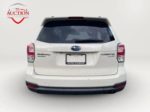 Used 2017 Subaru Forester 2.5i Premium w/ All-Weather Package AWD/4WD image 5