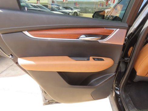 Used 2023 Cadillac XT5 Premium Luxury FWD image 18