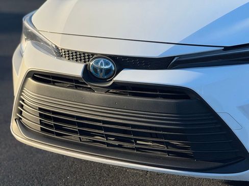 Used 2024 Toyota Corolla LE image 11