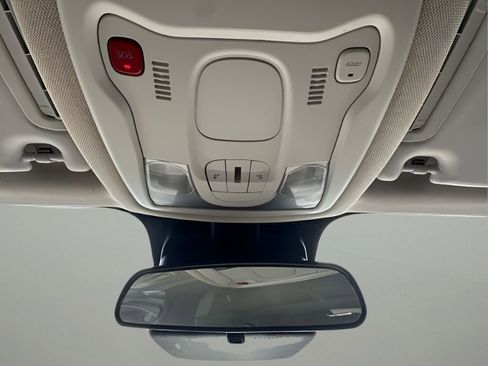 Used 2020 Jeep Renegade Latitude w/ Cold Weather Group image 24