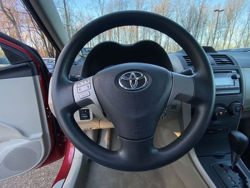 Used 2013 Toyota Corolla L image 34