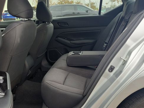 Used 2023 Nissan Altima 2.5 SV image 10