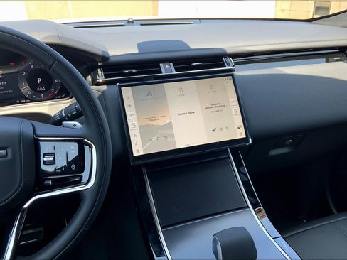 New 2026 Land Rover Range Rover Velar Dynamic SE image 8