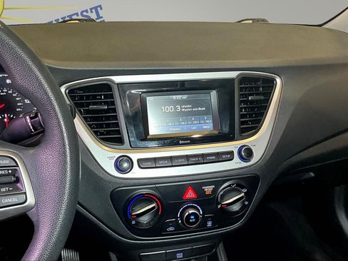 Used 2020 Hyundai Accent SE FWD image 9