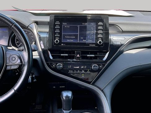Used 2022 Toyota Camry SE FWD image 6