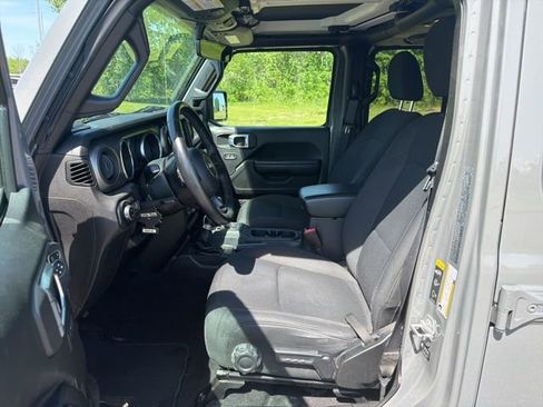 Used 2021 Jeep Gladiator Sport AWD/4WD image 10