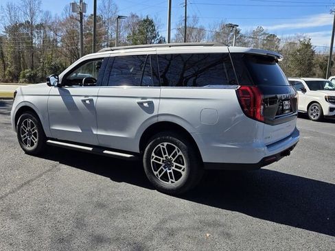 New 2026 Ford Expedition Active image 11