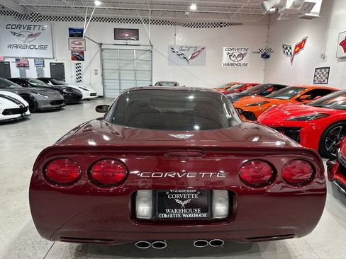 Used 2003 Chevrolet Corvette Coupe w/ Preferred Equipment Group RWD image 8