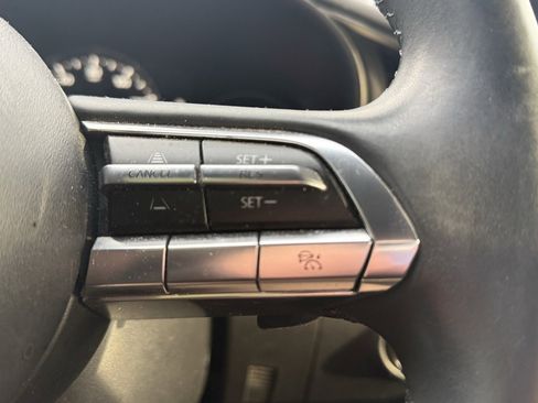 Used 2020 MAZDA MAZDA3 Premium image 27