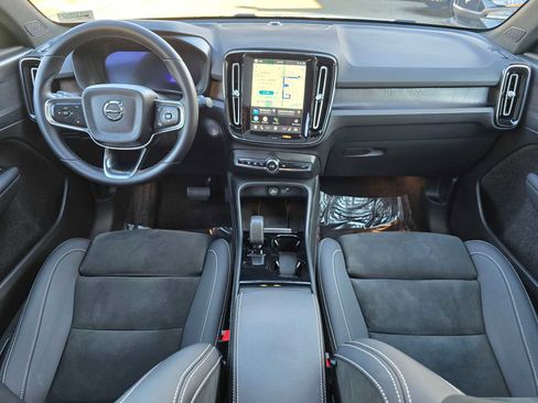 Used 2023 Volvo C40 P8 Recharge Plus image 18