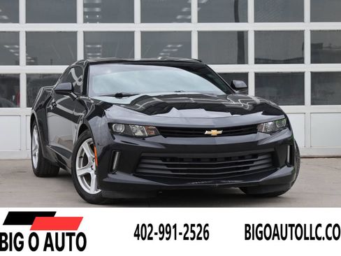 Used 2017 Chevrolet Camaro LT RWD image 1
