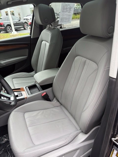Used 2022 Audi Q5 2.0T Premium Plus w/ Premium Plus Package AWD/4WD image 13