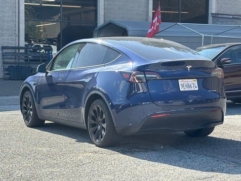Used 2023 Tesla Model Y Long Range AWD/4WD image 4