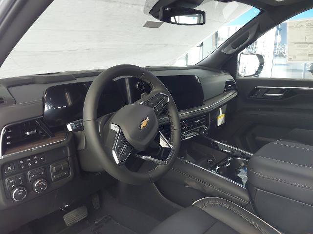 New 2026 Chevrolet Suburban Premier w/ Sun And Tow Package AWD/4WD image 2