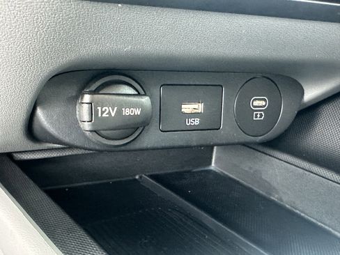 Used 2025 Hyundai Elantra SEL FWD image 30