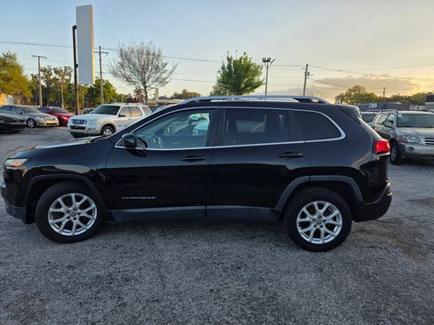 Used 2016 Jeep Cherokee Latitude FWD image 4