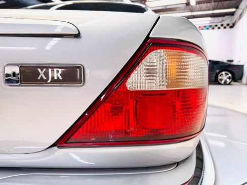 Used 2000 Jaguar XJ8 RWD image 39