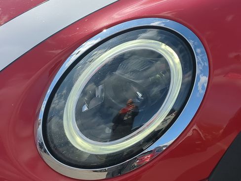 Used 2024 MINI Cooper 4-Door Hardtop image 12