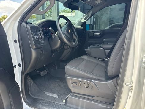 Used 2025 Chevrolet Silverado 1500 Custom RWD image 9