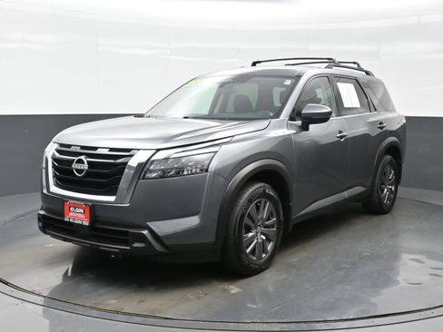 Used 2023 Nissan Pathfinder SV AWD/4WD image 2
