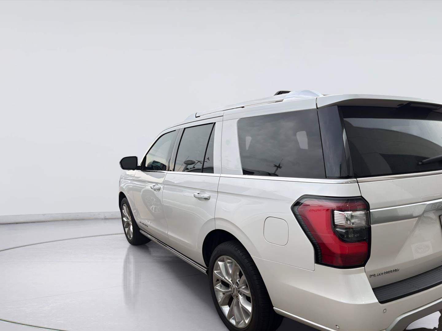 Used 2019 Ford Expedition Platinum RWD image 5